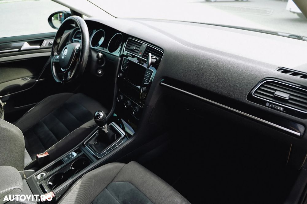 Volkswagen Golf 1.6 TDI BlueMotion Technology Comfortline - 13