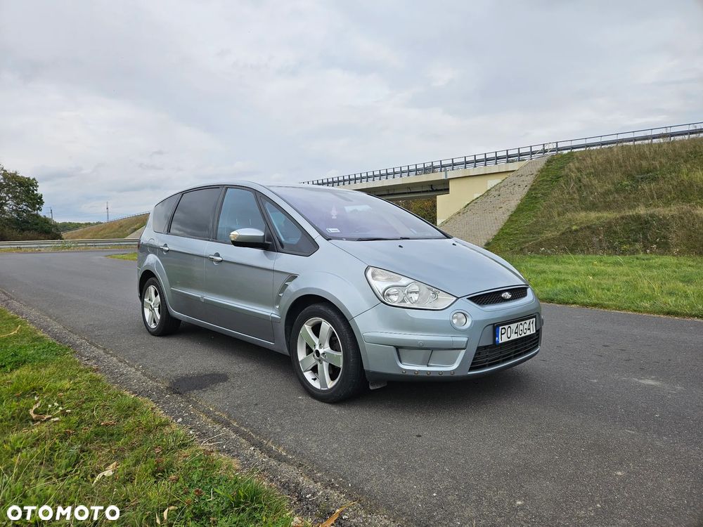 Ford S-Max 2010 photo 3