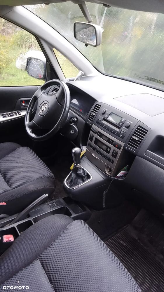 Toyota Corolla - 4