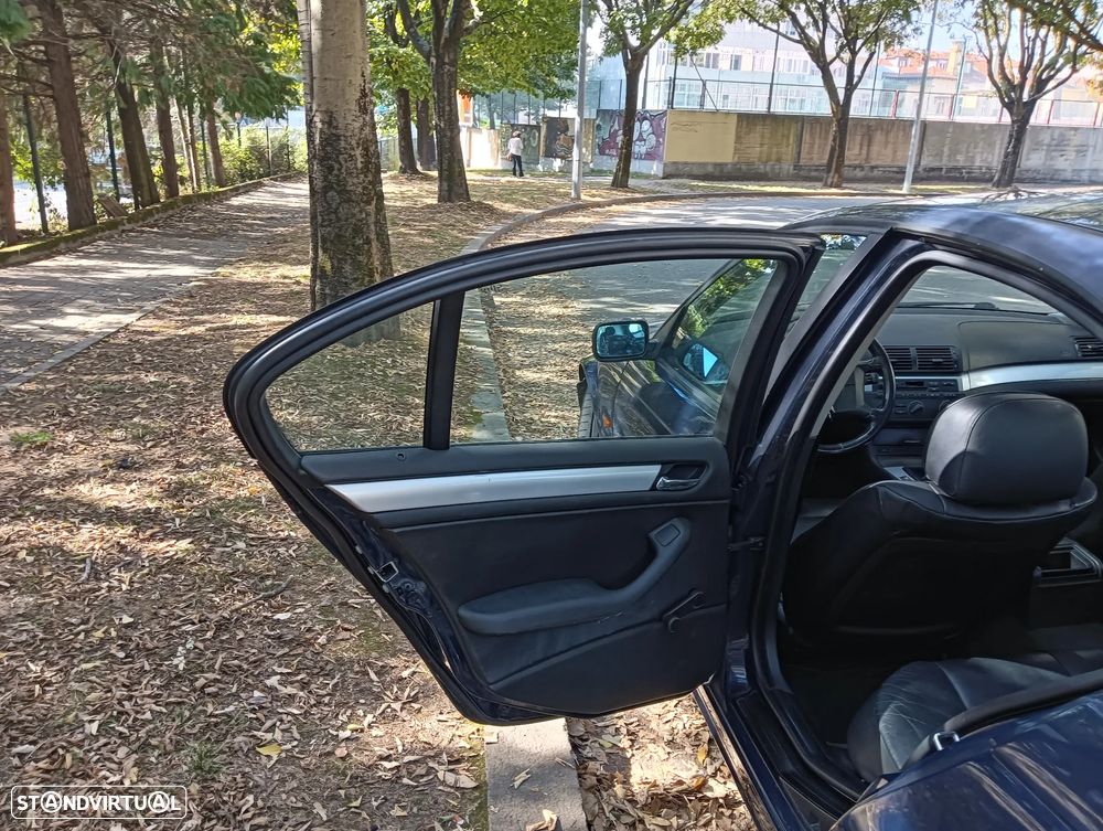 BMW 318 i - 12