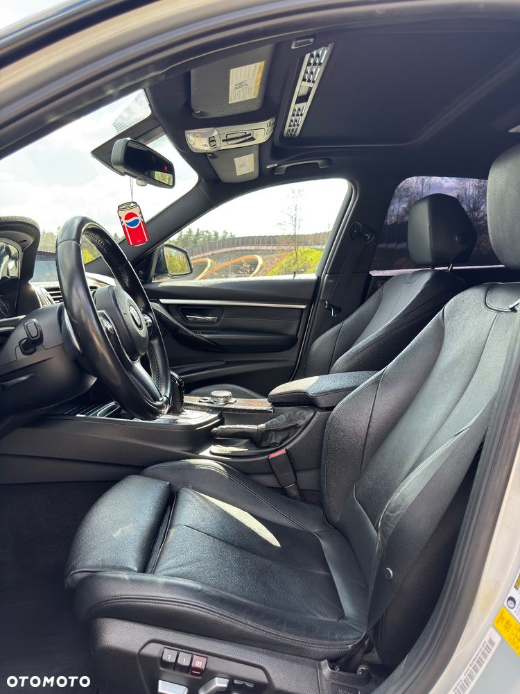 BMW Seria 3 - 25