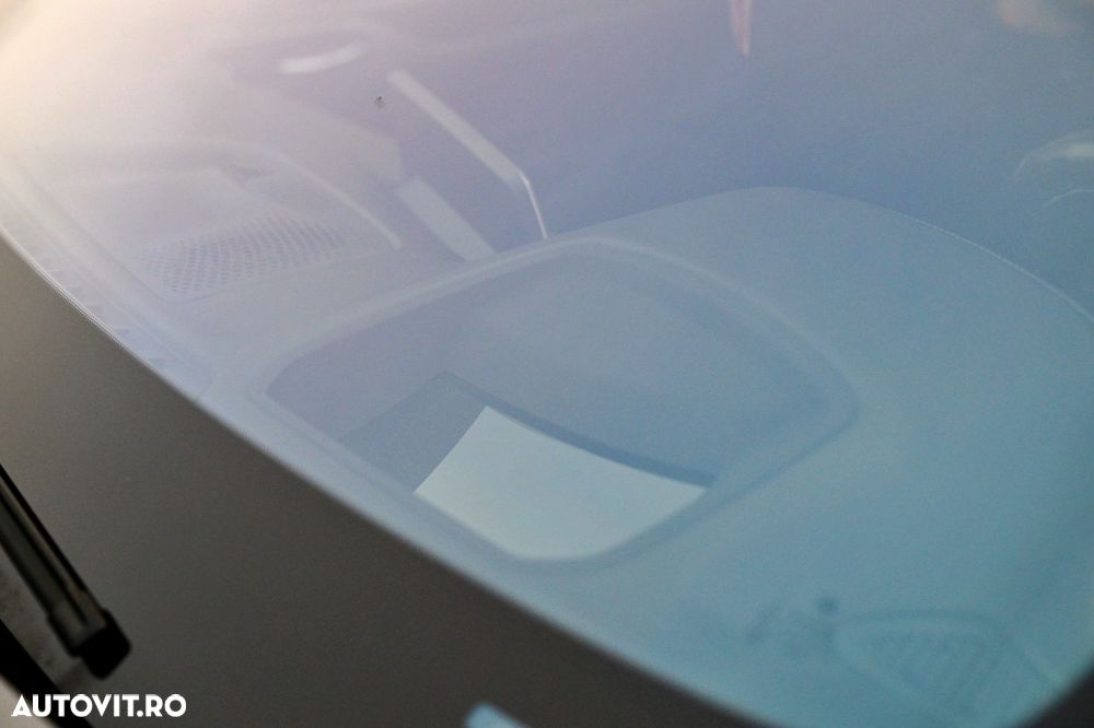 BMW Seria 7 745e - 13