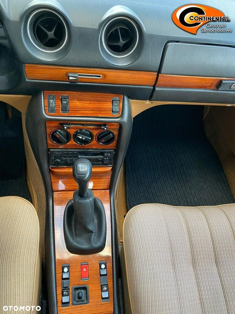 Mercedes-Benz W123 - 11