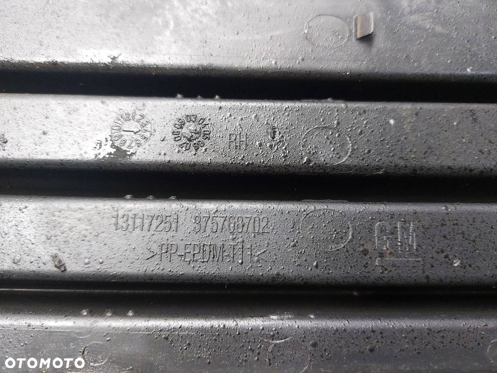 KRATKA ZDERZAKA PRZÓD KOMPLET + ZAŚLEPKA UCHA LISTWA OPEL ASTRA H Z157 - 10