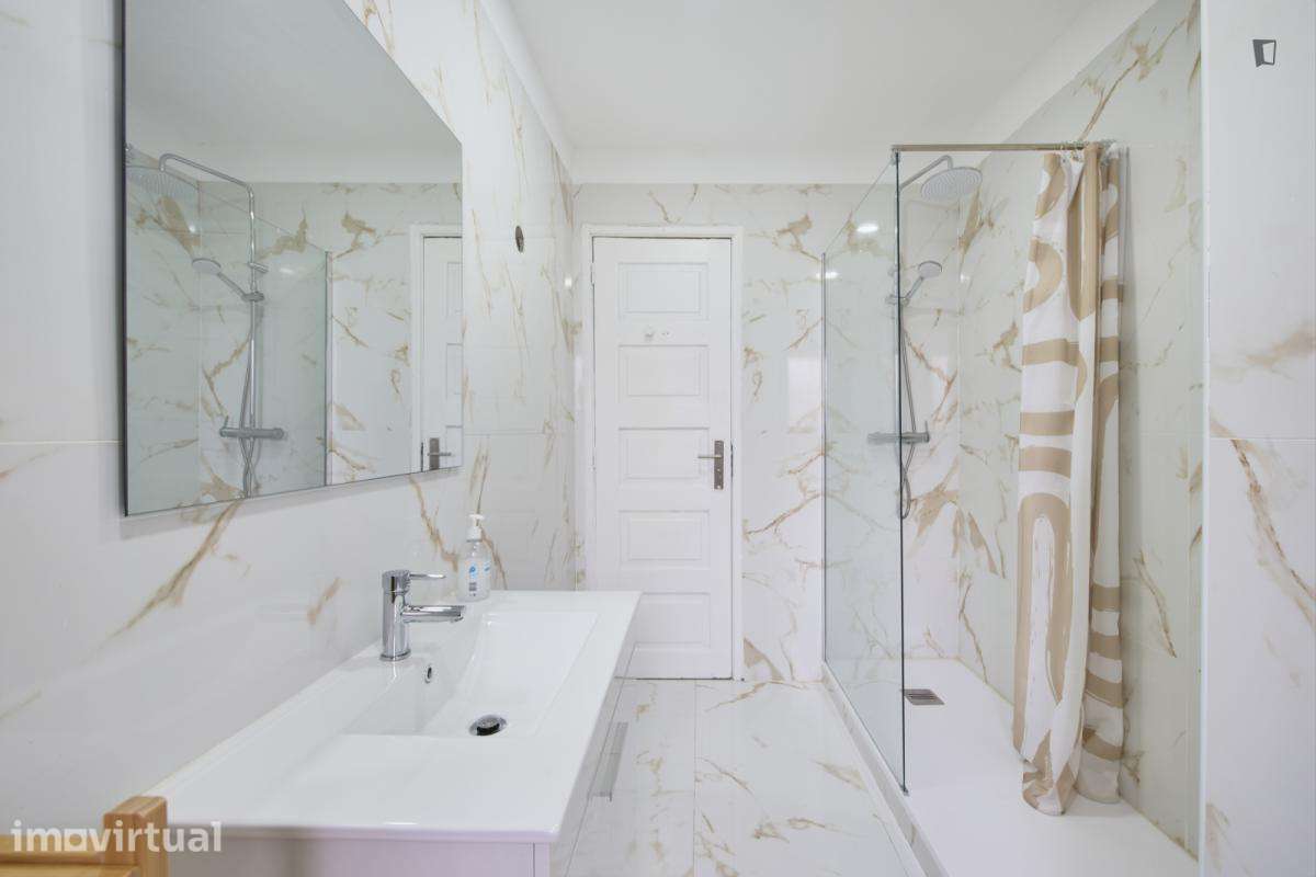 Quarto - localizado em Roma-Areeiro Lisbon - Grande imagem: 4/28