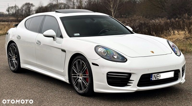 Porsche Panamera GTS PDK - 19
