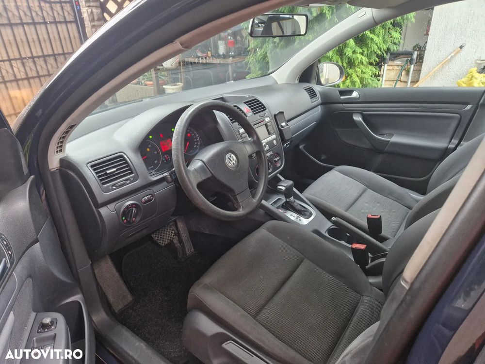 Volkswagen Golf 2.0 TDI Comfortline DSG - 9