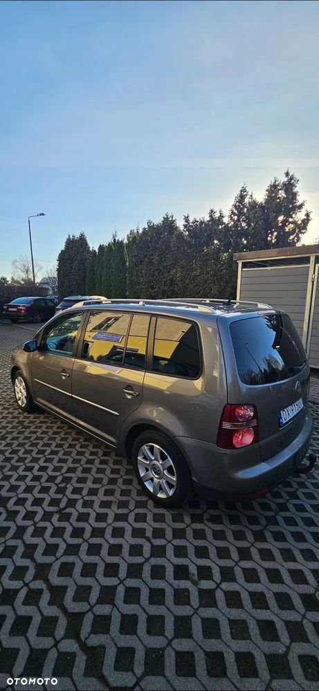 Volkswagen Touran 1.4 TSI DSG Highline - 9