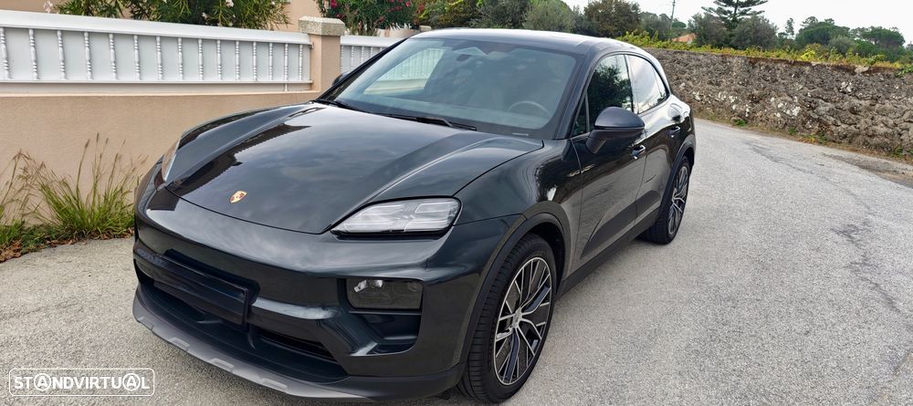Porsche Macan Electric 4 - 31