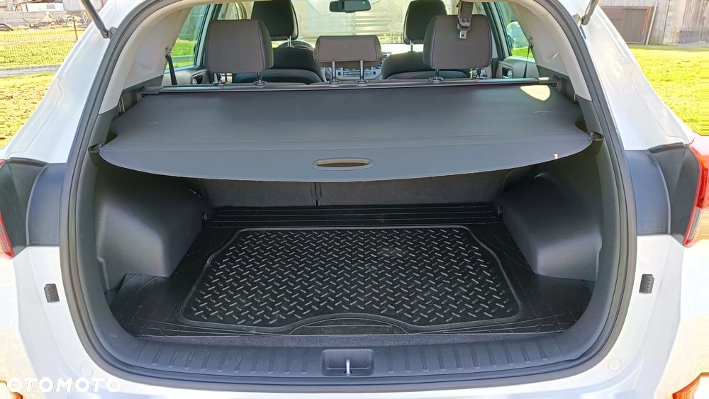 Hyundai Tucson 1.7 CRDI BlueDrive Style 2WD - 35