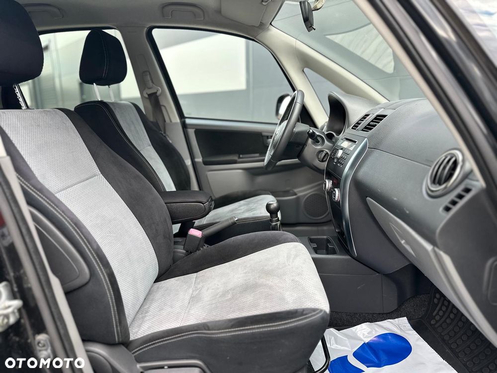 Suzuki SX4 1.6 VVT 4x4 Style - 29
