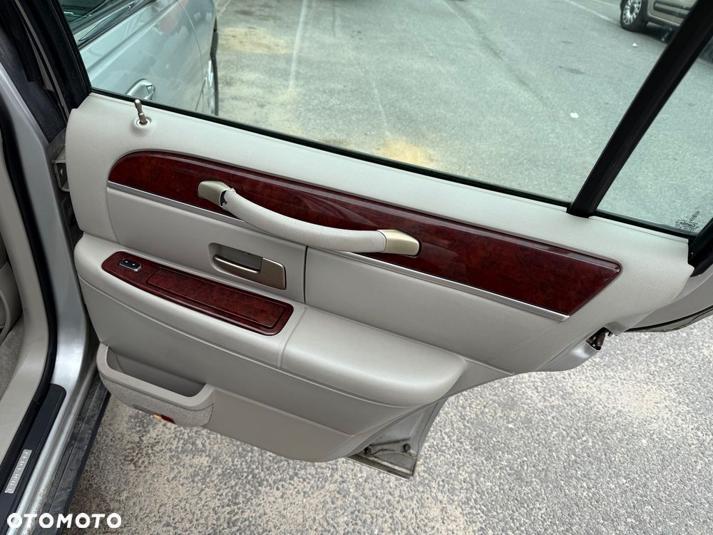 Lincoln Town Car 4.6 Signature - 31