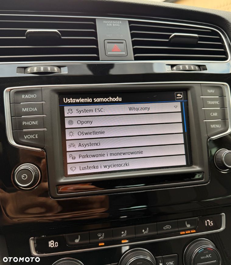 Volkswagen Golf 2.0 TDI BlueMotion Technology DSG Allstar - 23