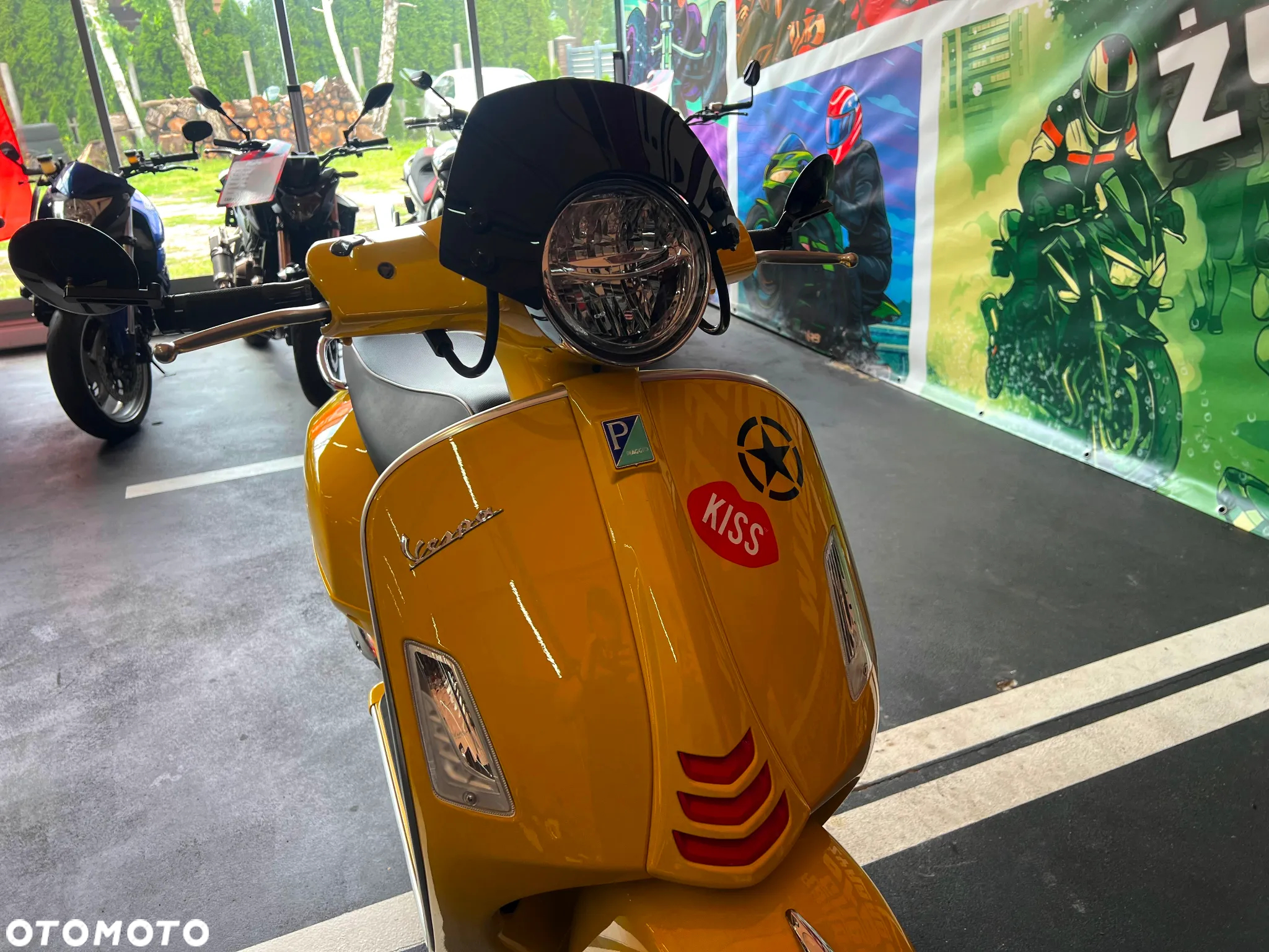 Piaggio Vespa - 22