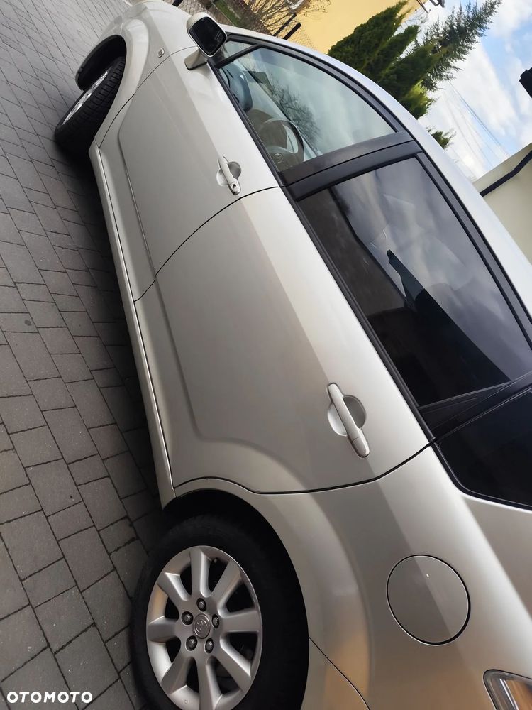 Toyota Corolla Verso 1.8 Gold - 8