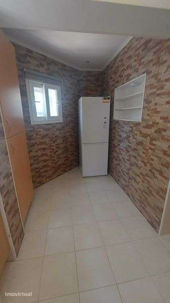 Apartamento T1 na Cova da Piedade com Excelente Localização. - Grande imagem: 3/12