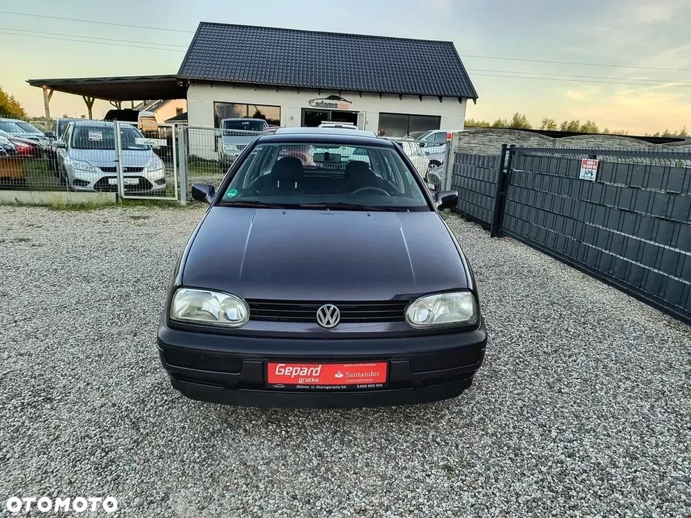 Volkswagen Golf - 5