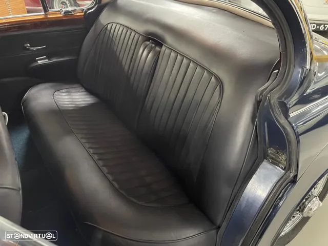 Jaguar MK II - 8