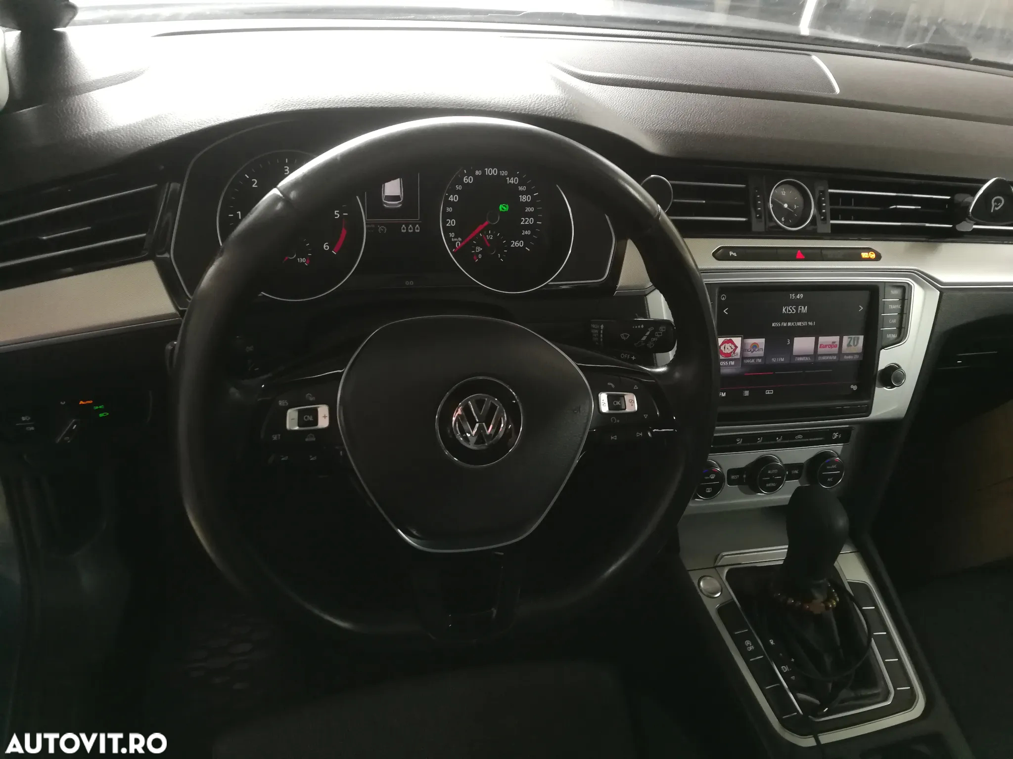 Volkswagen Passat Variant 1.6 TDI SCR DSG Conceptline - 4