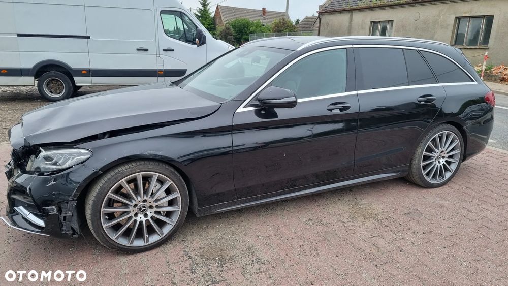 Mercedes-Benz Klasa C 300 9G-TRONIC AMG Line - 10