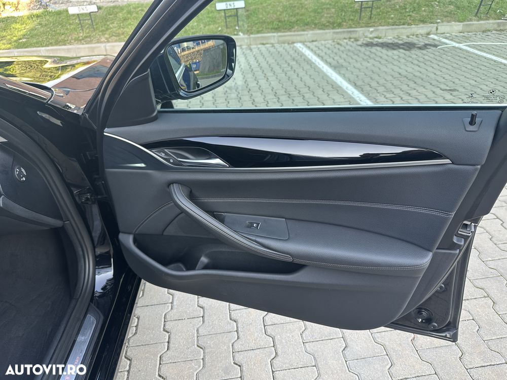 BMW Seria 5 530i xDrive Touring Aut. Sport Line - 20