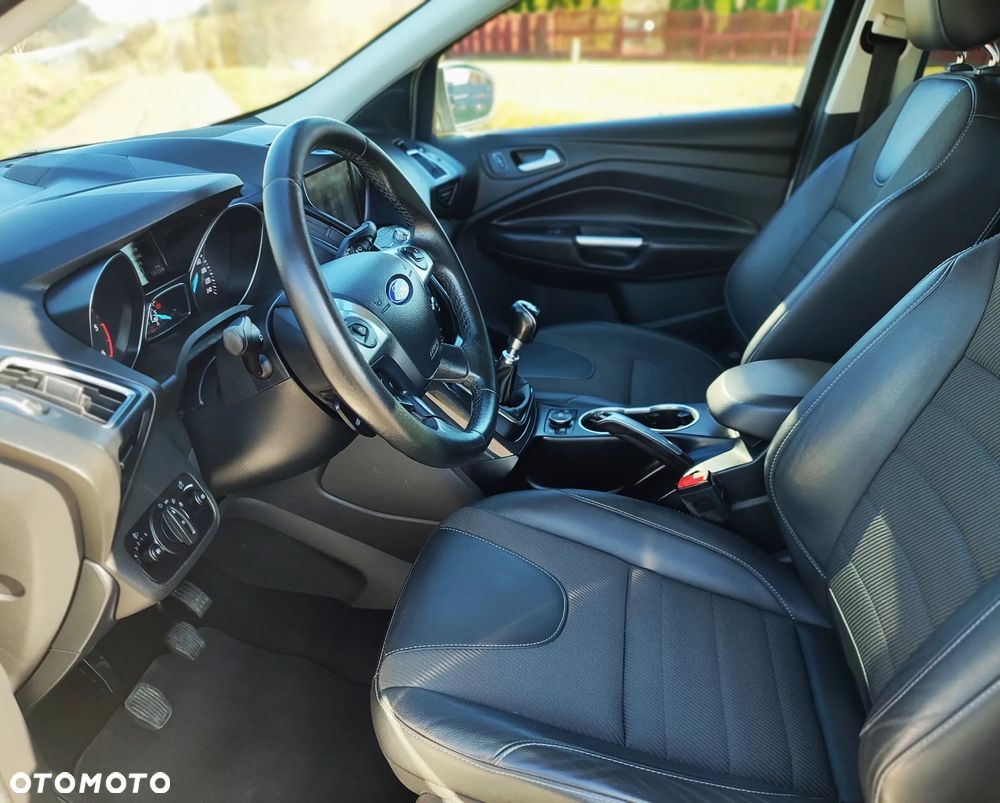 Ford Kuga 2.0 TDCi 2x4 Titanium - 17