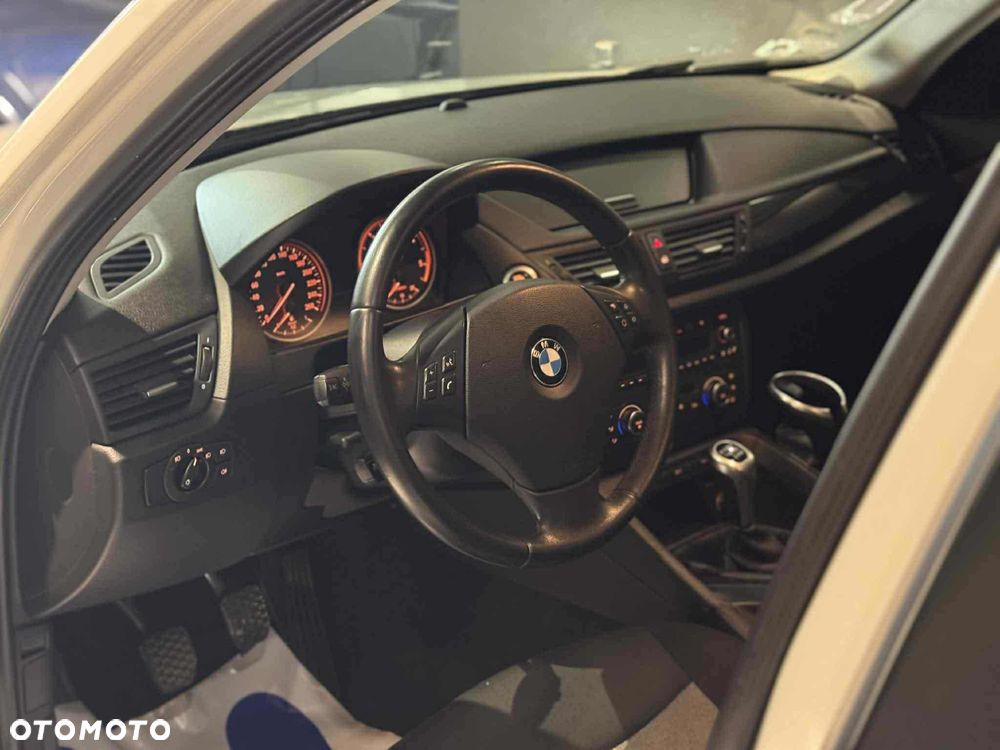 BMW X1 xDrive18d - 14