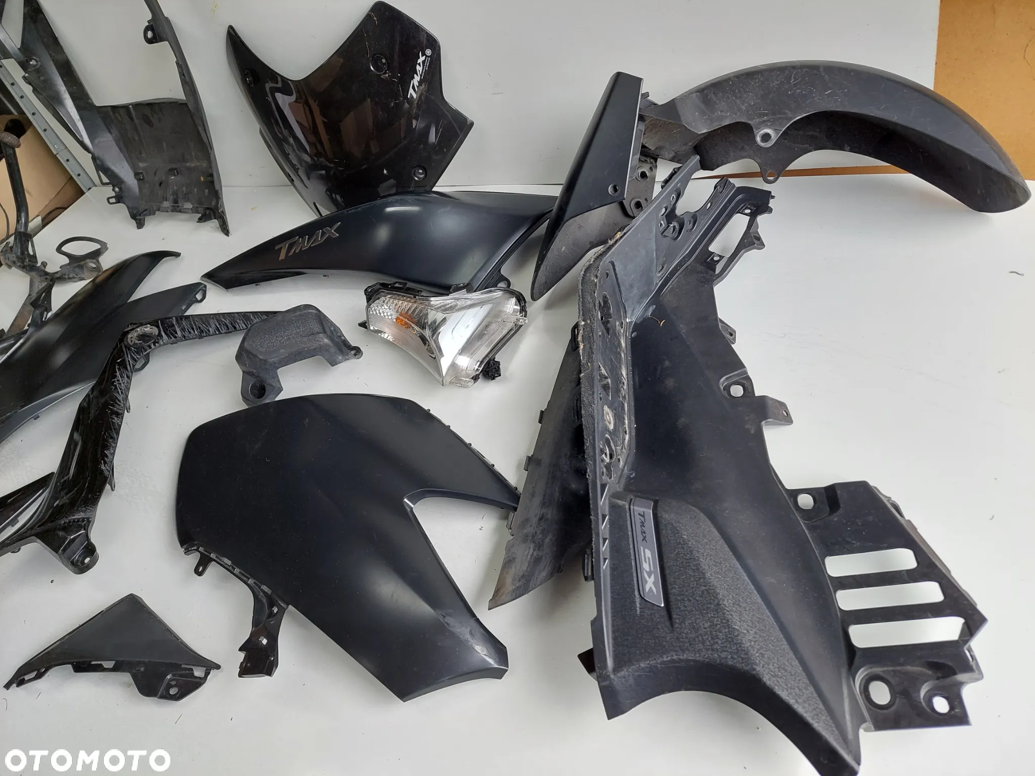 YAMAHA T-MAX 530 owiewka bok boczek ogon wypełnienie stopień kierunkowskaz - 5