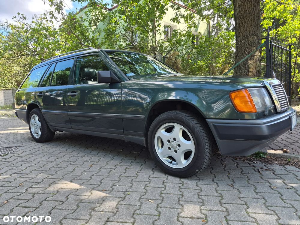 Mercedes-Benz W124 (1984-1993) ver-300-4--matic - 1