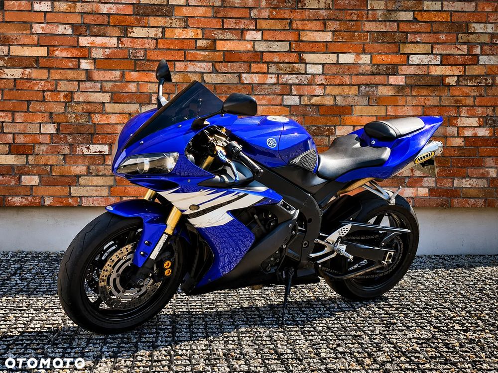 Yamaha R1 - 2