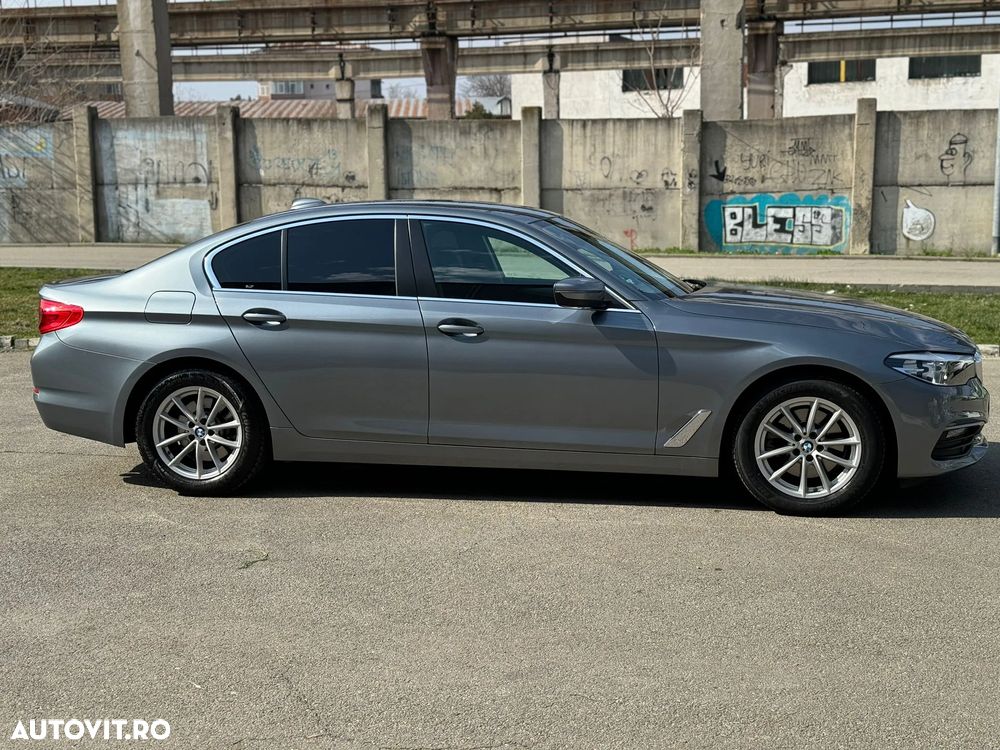 BMW Seria 5 520i AT - 2