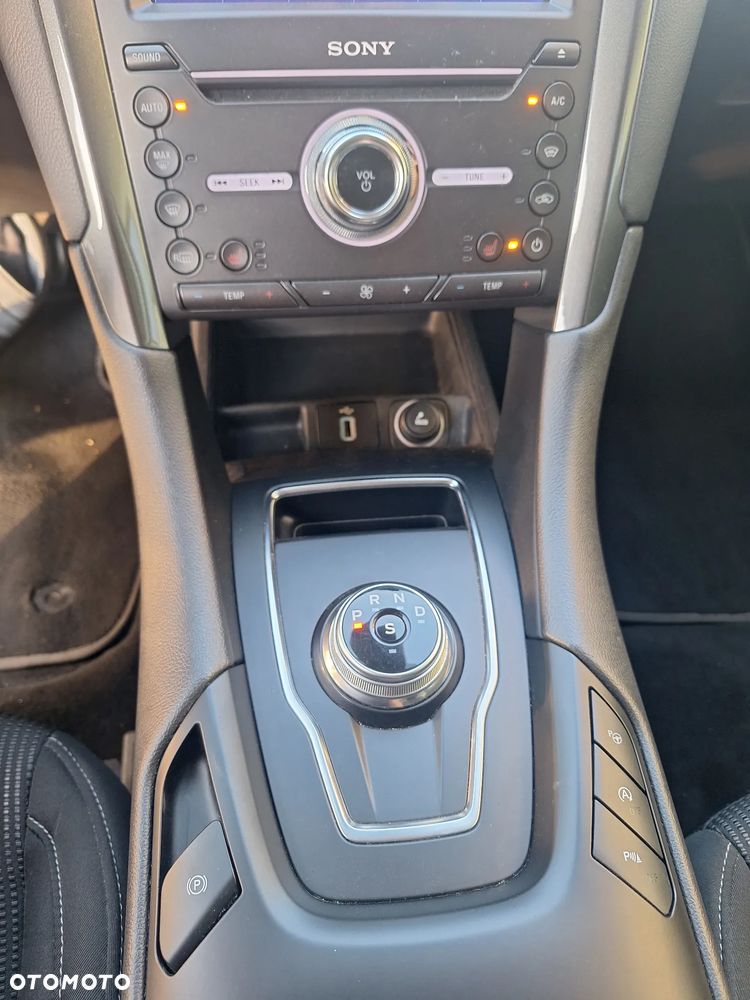 Ford Mondeo 2.0 EcoBlue Titanium AWD - 31