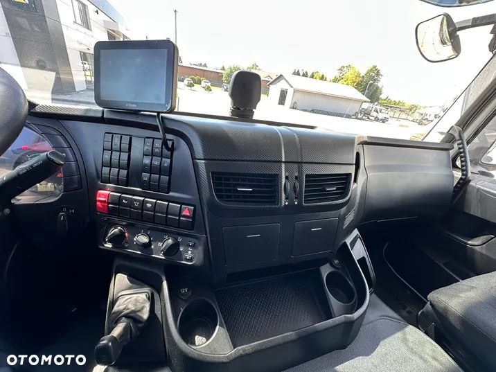 Iveco STRALIS 440 HI-ROAD - 32