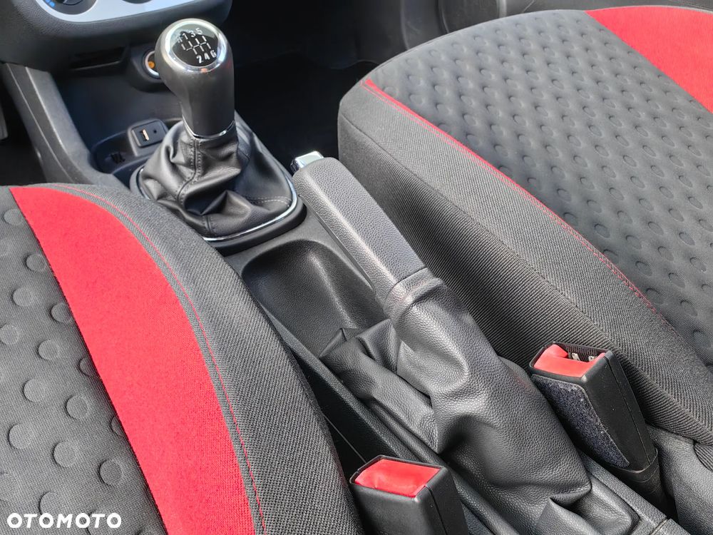 Opel Corsa 1.6T GSI - 21