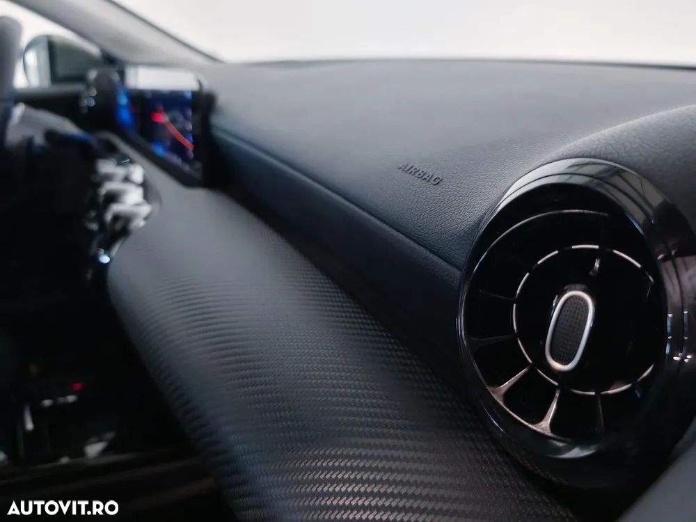 Mercedes-Benz A 200 7G-DCT - 16