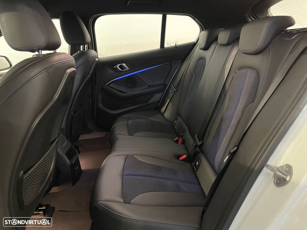 BMW 116 d Pack Desportivo M - 13