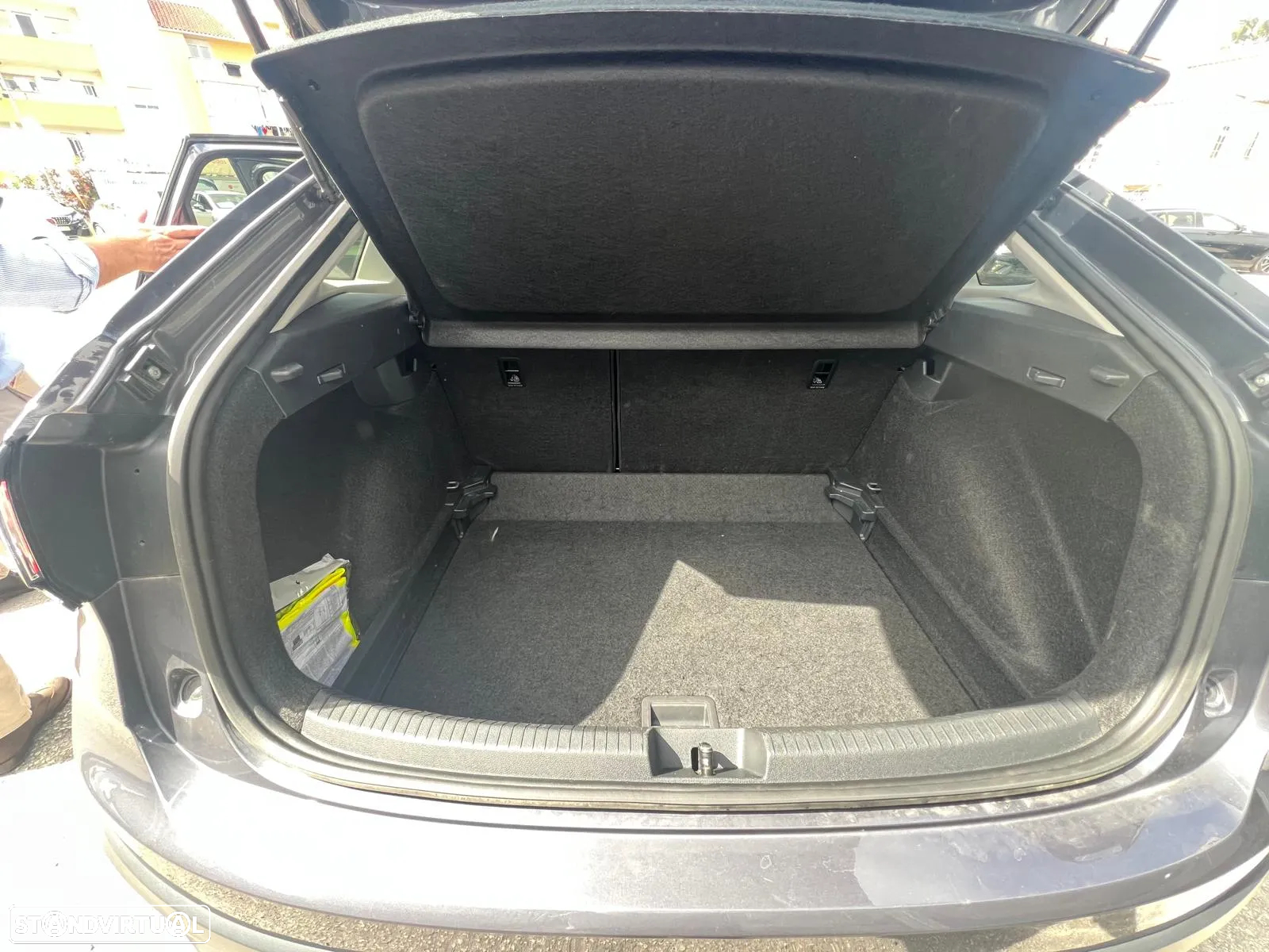 VW Taigo 1.0 TSI Urban - 7