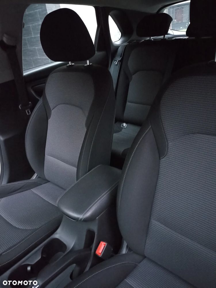 Hyundai i30 1.4 Classic + - 9