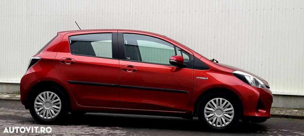 Toyota Yaris 1.5 VVT-i HSD Luna - 2