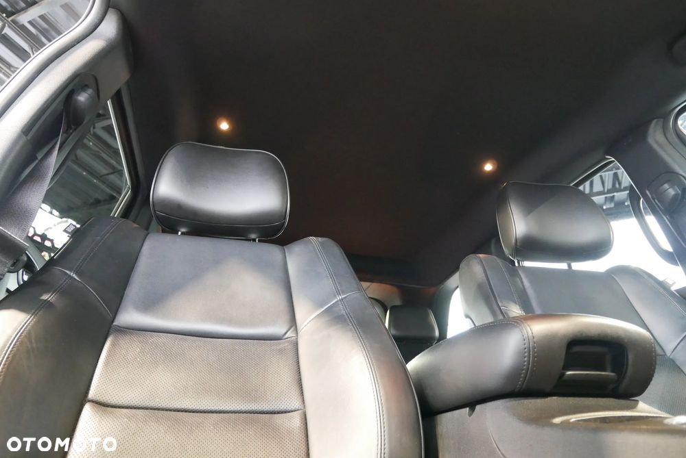 Jeep Grand Cherokee - 30