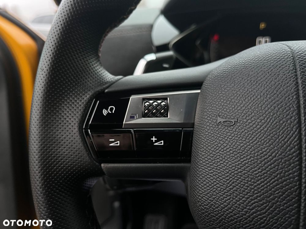 DS Automobiles DS 3 Crossback 1.2 PureTech Performance Line + - 12