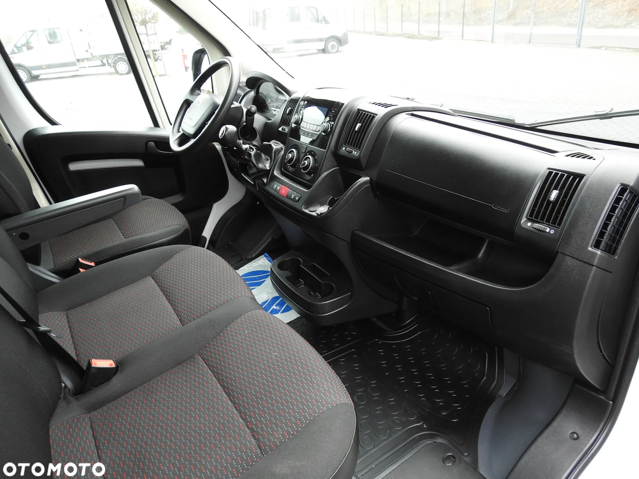 Peugeot BOXER KONTENER WINDA 8 PALET TEMPOMAT KLIMATYZACJA 140KM [ V05055 ] - 32