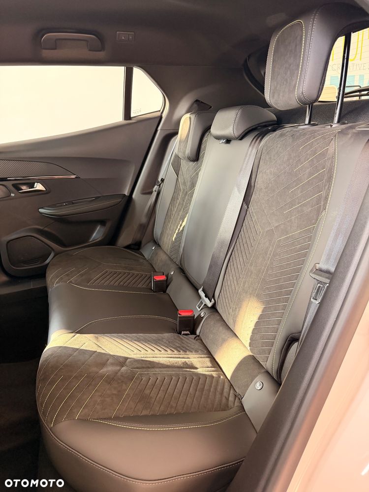 Peugeot 2008 - 8