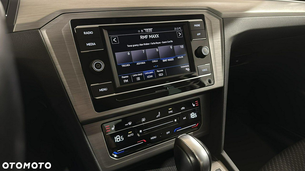 Volkswagen Passat - 18