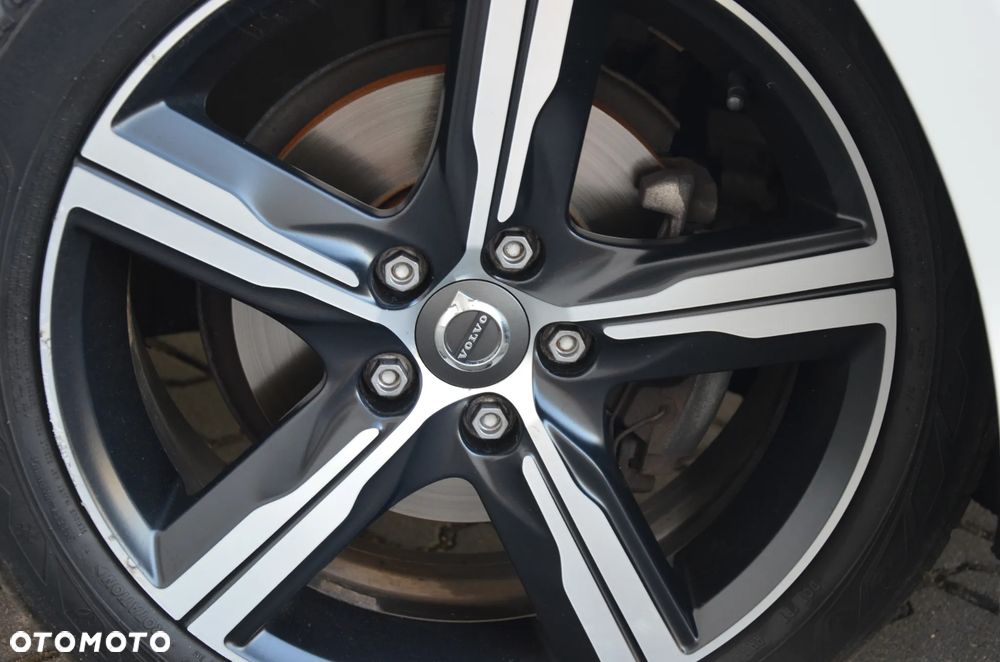 Volvo V40 D2 RDesign - 12