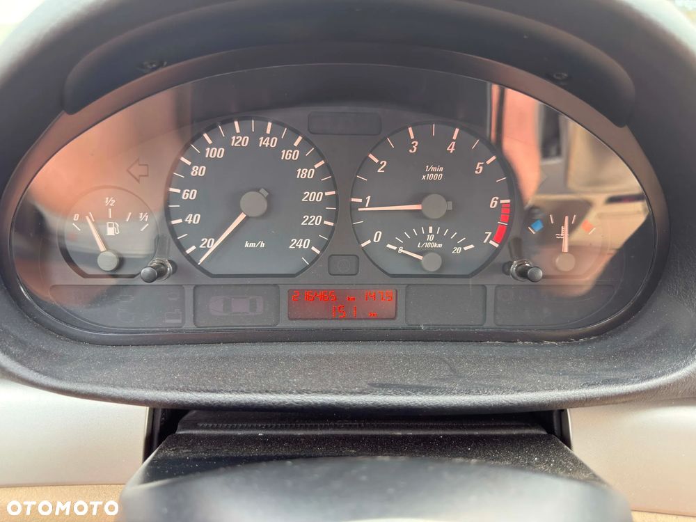 BMW Seria 3 - 12