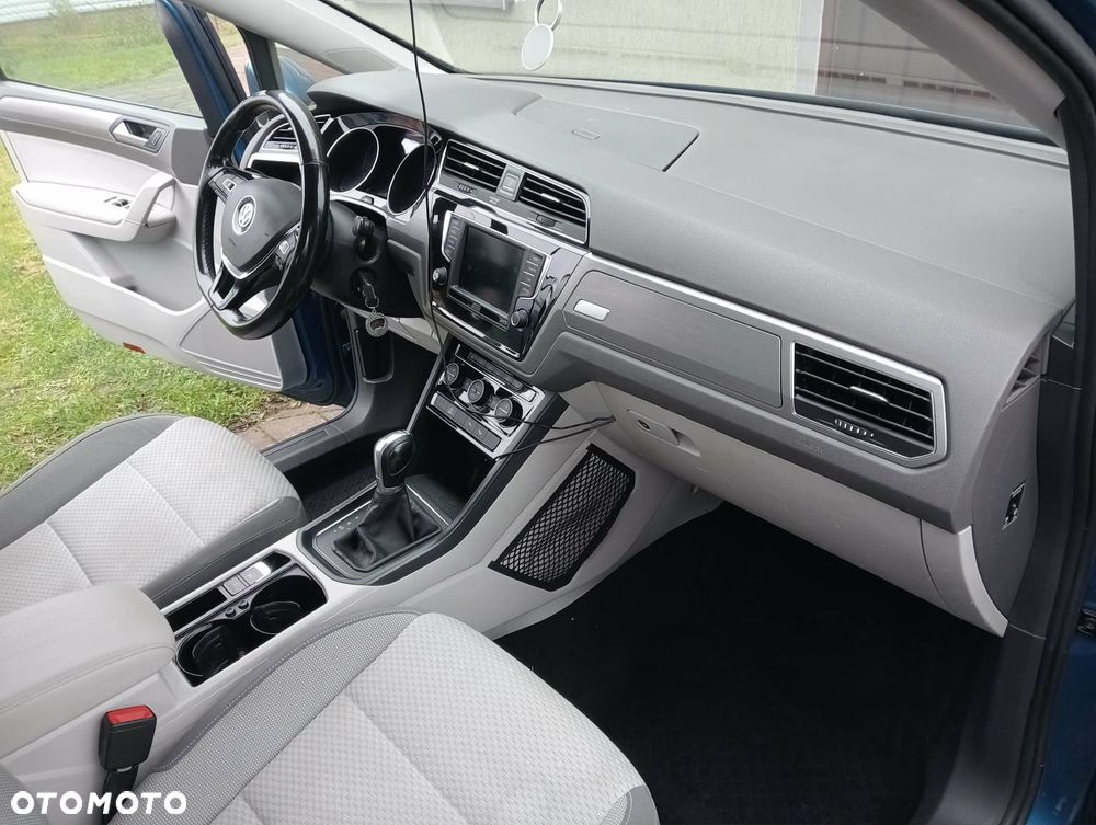 Volkswagen Touran 2.0 TDI SCR (BlueMotion Technology) DSG Comfortline - 16