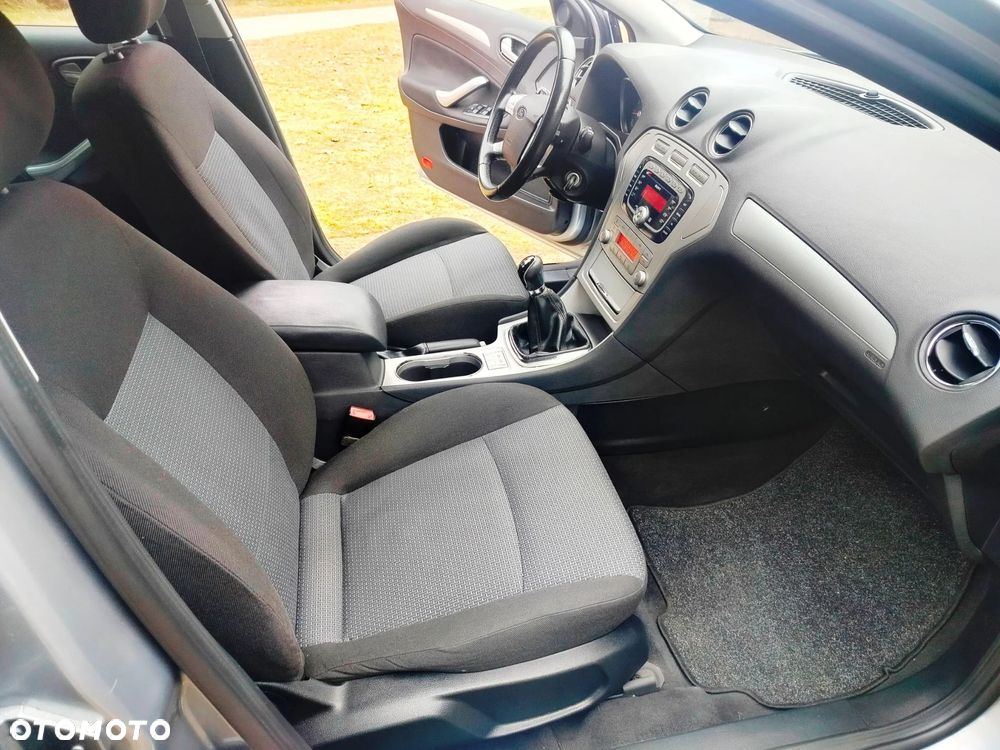 Ford Mondeo 1.6 Ghia X - 29