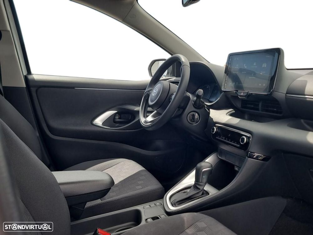 Toyota Yaris - 8