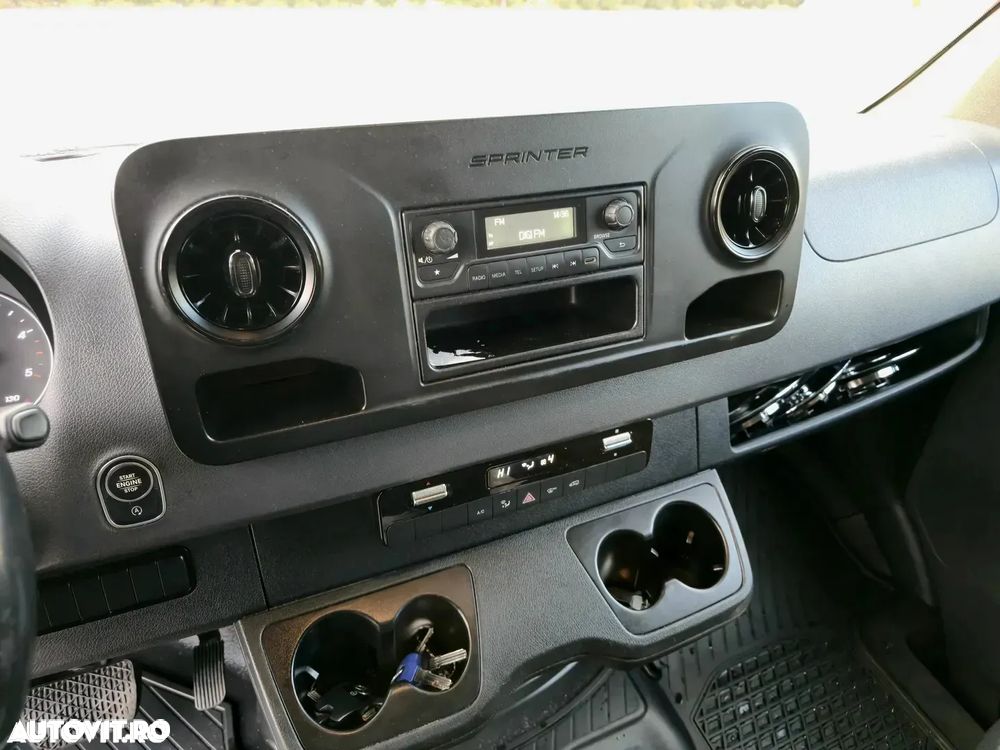 Mercedes-Benz Sprinter - 9